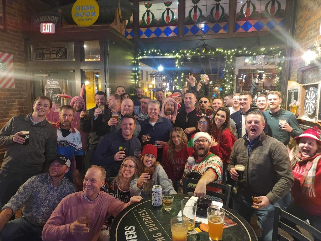 Finnsmas crowd celebrating at Finnegan's Wake